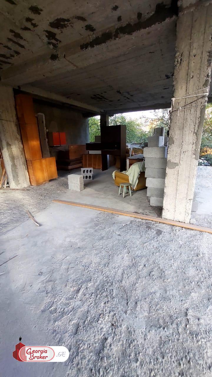 old repaired 6-room apartment for sale